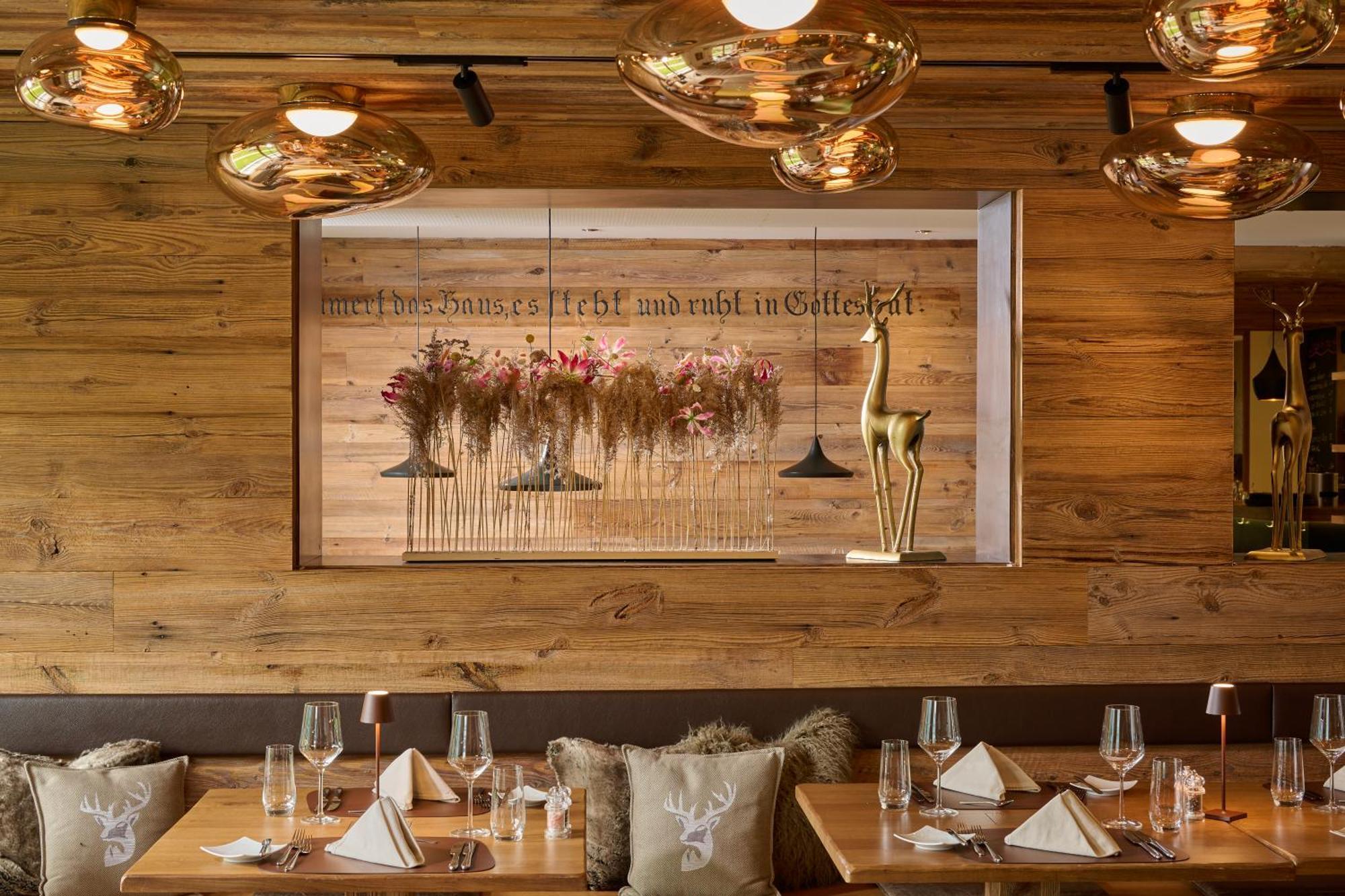 Aspen Alpine Lifestyle Hotel Гринделвалд Екстериор снимка